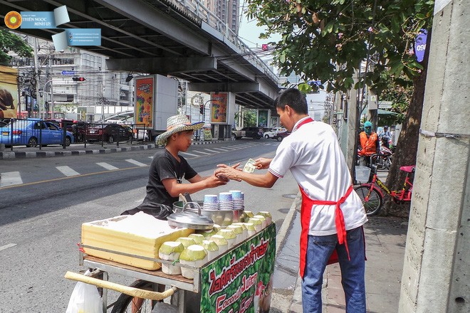 Thương trường là chiến trường, nếu muốn chiến thắng, hãy học hỏi từ những người bán hàng rong.